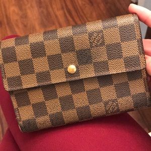 Authentic Louis Vuitton Damier Wallet